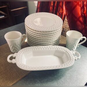 BNWT Abielle Bee & Honeycomb Set of Dishes